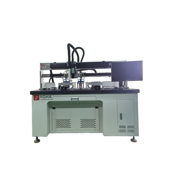 Macchina automatica per il taglio di fibre di celle solari.